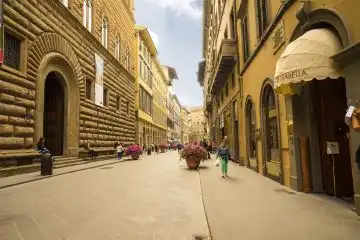 romance on the streets of Florence Italy