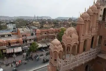vibrant markets in Jaipur India
